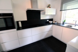 kueche_hocheingebauter_backofen